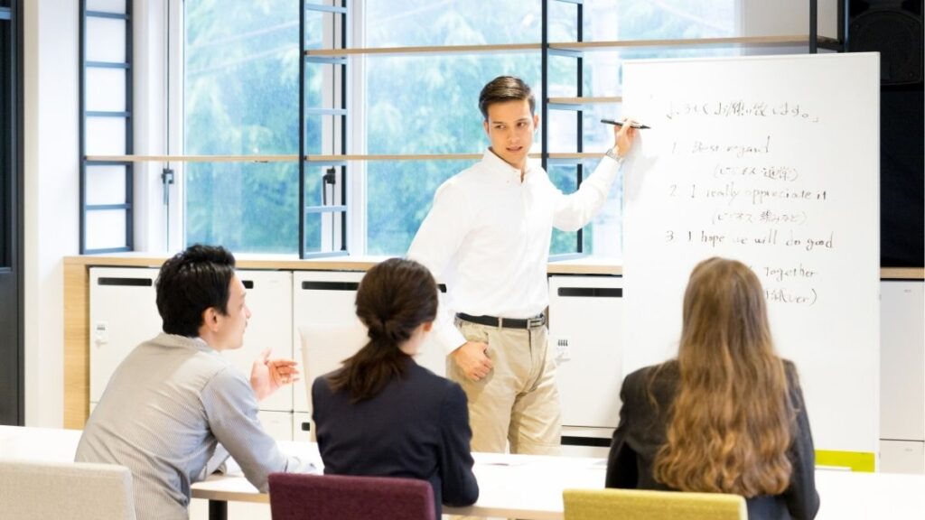 Tiếng Anh Giao Tiếp Cho Người Đi Làm Nên Học Thế Nào? 8 Cách sử dụng tiếng Anh trong công việc không cần học thuộc kịch bản