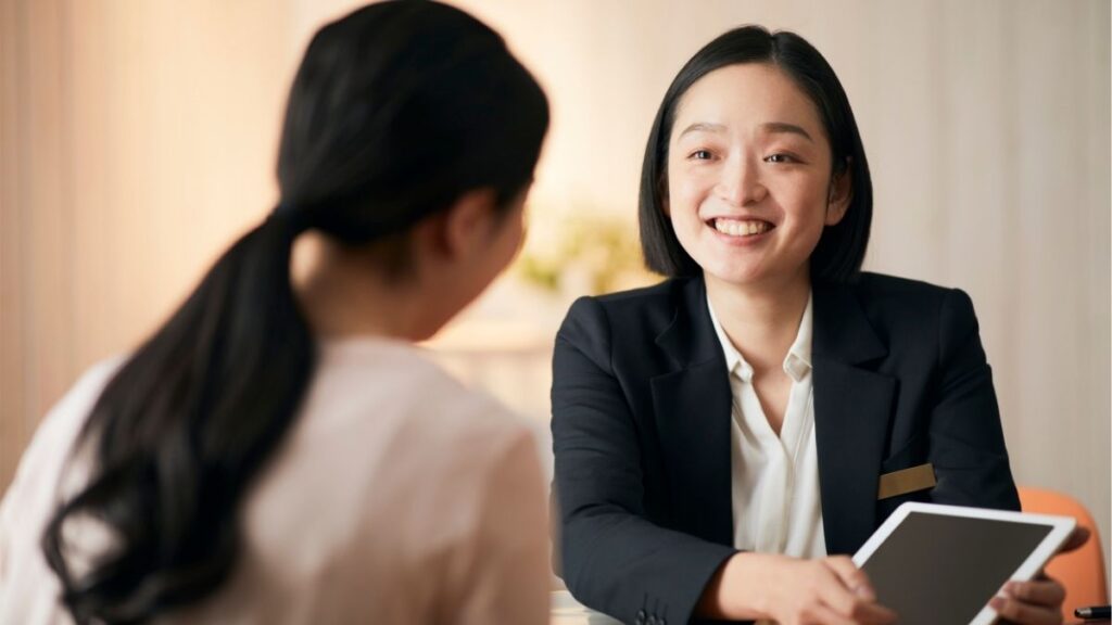 Từ Vựng Tiếng Anh Giao Tiếp Nào Cần Học Trước? 8 Cụm từ tiếng Anh dùng để bày tỏ ý kiến