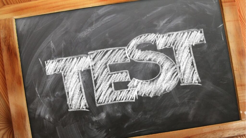 TOEIC 4 kỹ năng là gì? Cấu trúc, điểm số và ai nên thi? 2 TOEIC Speaking 11 câu 20 phút Writing 8 câu 60 phút